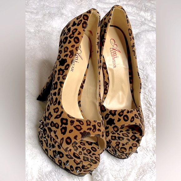 AMIClubWear cheetah print, studded stilettos! - Picture 2 of 6